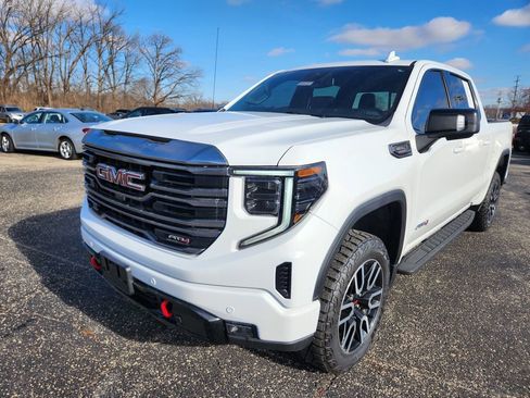 Used 2024 GMC Sierra 1500 AT4 w/ AT4 Preferred Package image 4