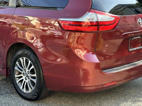 Certified 2019 Toyota Sienna XLE w/ XLE Navigation Package FWD image 8