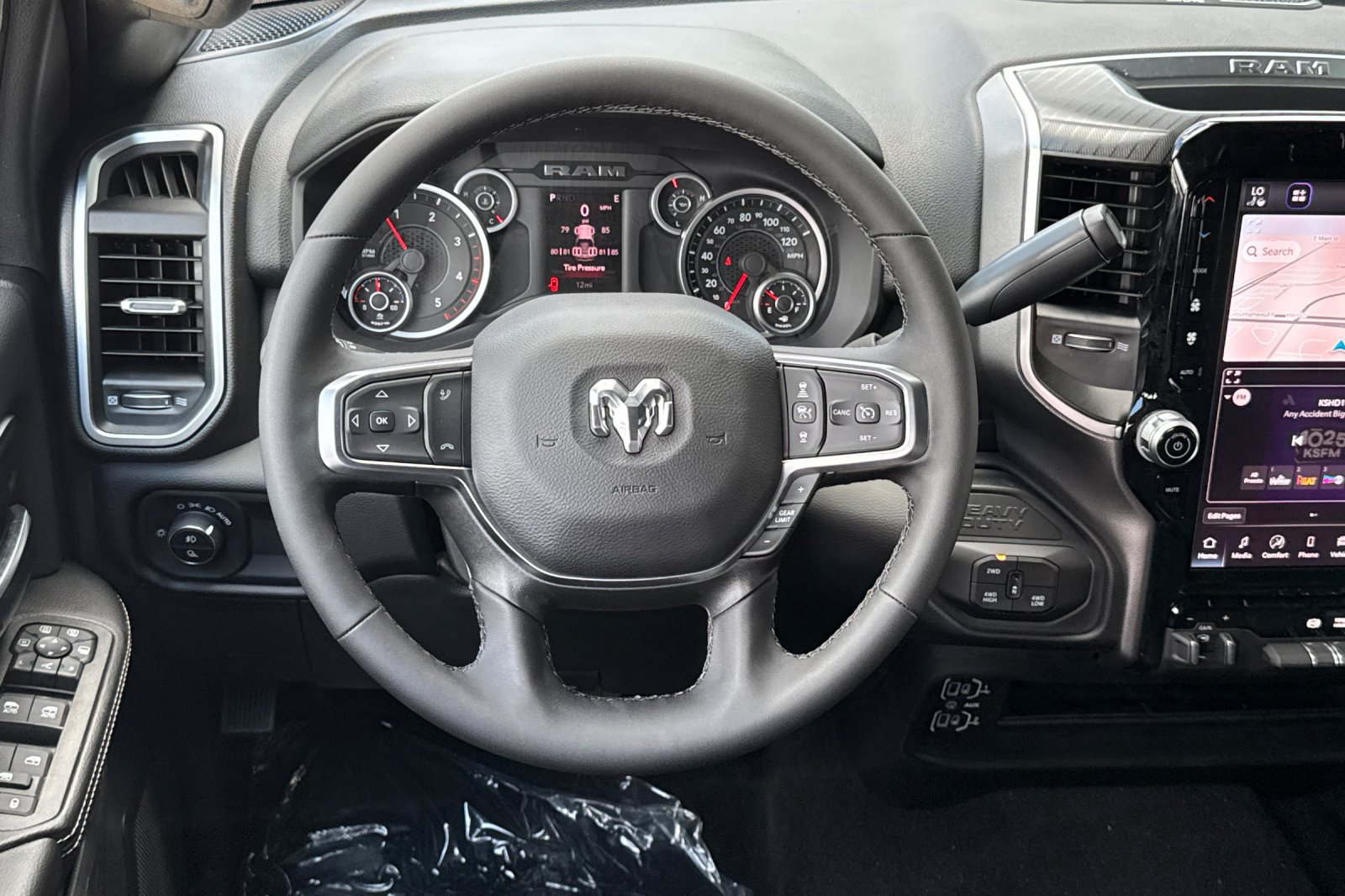 New 2027 RAM 3500 Big Horn AWD/4WD image 13