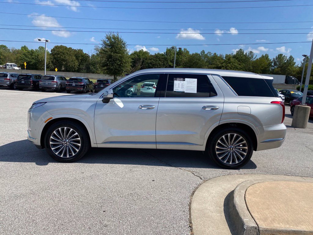 Used 2024 Hyundai Palisade Calligraphy FWD image 4