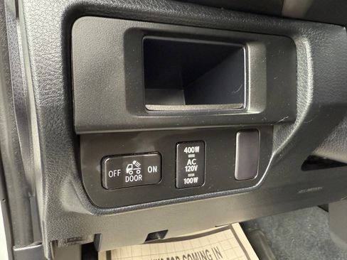 Used 2016 Toyota Tacoma Limited image 21