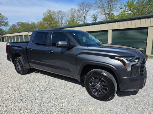 Used 2024 Toyota Tundra SR5 w/ SR5 Convenience Package AWD/4WD image 9