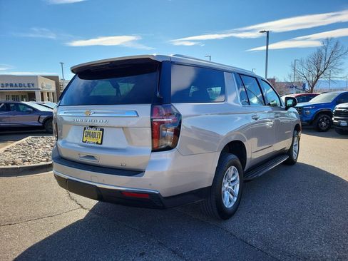 Used 2023 Chevrolet Suburban LT image 8