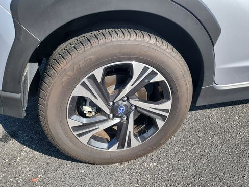 Used 2024 Subaru Crosstrek 2.0i Premium image 9