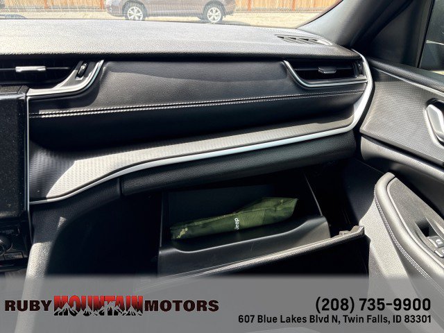 Used 2024 Jeep Grand Cherokee Laredo X w/ Luxury Tech Group I AWD/4WD image 18
