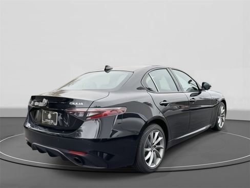 New 2025 Alfa Romeo Giulia image 5