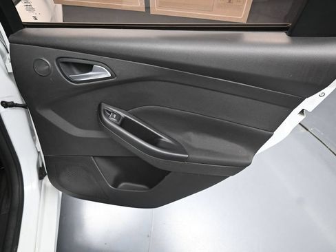 Used 2018 Ford Focus ST w/ Equipment Group 401A FWD image 31