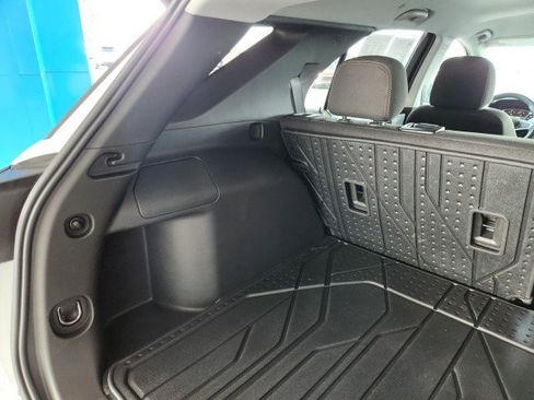 Used 2024 Chevrolet Equinox LT image 25
