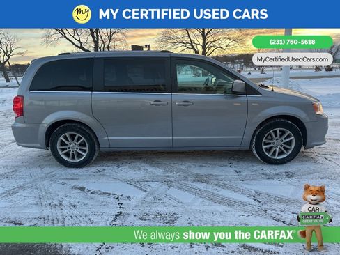 Used 2019 Dodge Grand Caravan SXT image 4