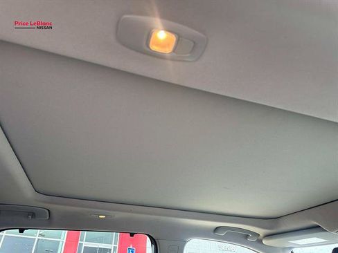 Used 2025 Nissan Rogue SV w/ SV Premium Package FWD image 10