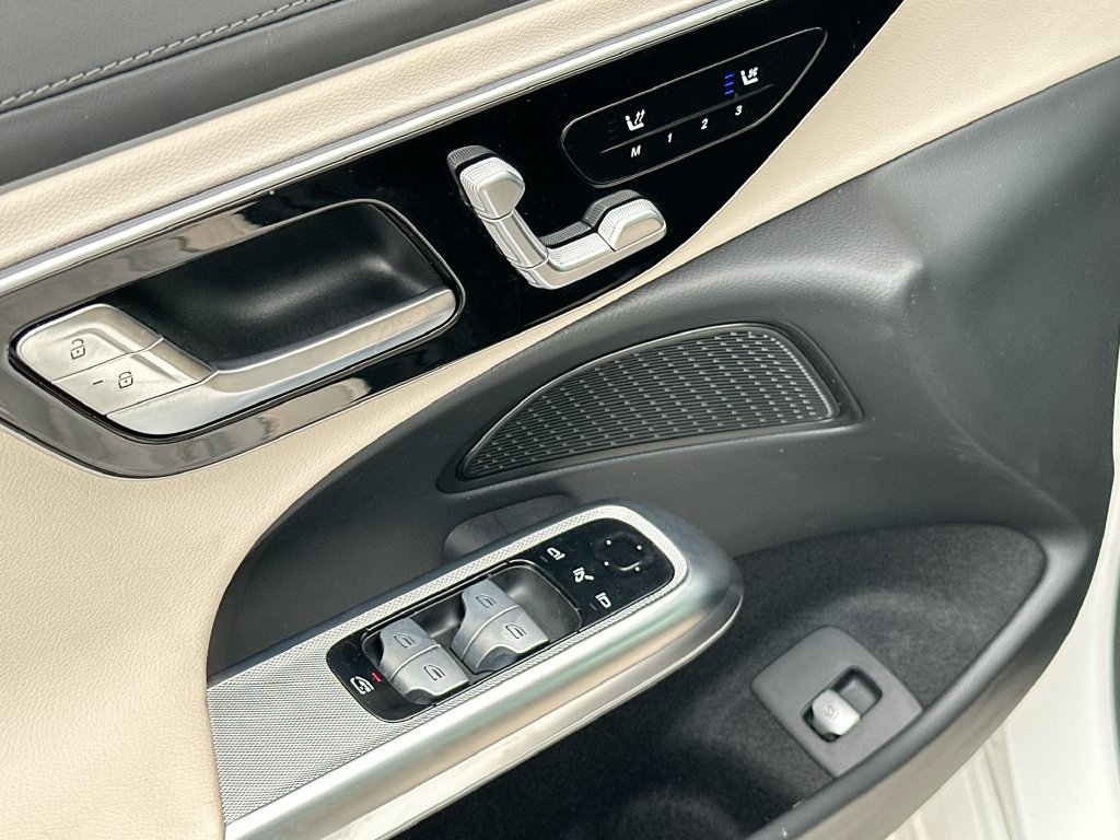 Used 2025 Mercedes-Benz E 350 Sedan image 21
