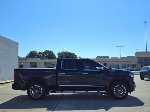 Used 2023 Chevrolet Silverado 1500 High Country w/ Technology Package AWD/4WD image 20