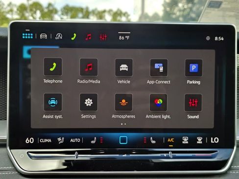 New 2026 Volkswagen Tiguan SE R-Line FWD image 17