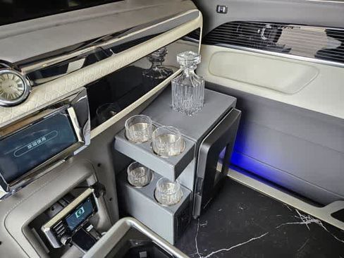 Used 2023 Mercedes-Benz Metris Passenger image 17