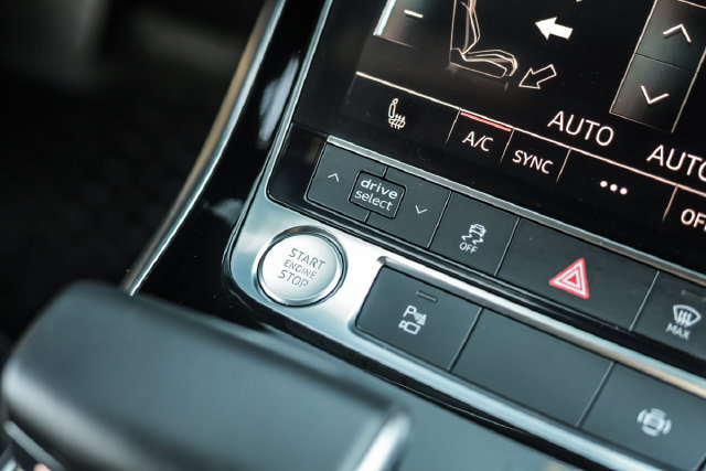 Used 2019 Audi Q8 Premium w/ Convenience Package AWD/4WD image 41