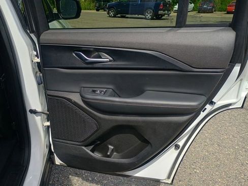 Certified 2023 Jeep Grand Cherokee Altitude AWD/4WD image 16