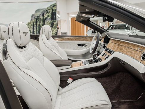 Used 2021 Bentley Continental GT V8 image 8