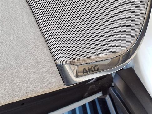 Used 2022 Cadillac Escalade Premium Luxury Platinum w/ Heavy-Duty Trailer Package image 35