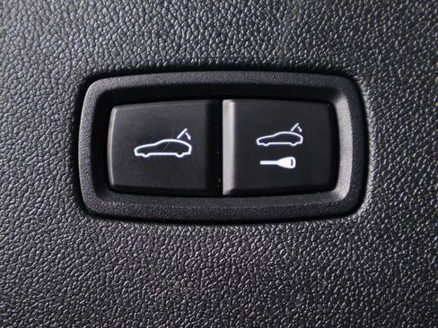 Used 2022 Porsche Cayenne Platinum Edition AWD/4WD image 21
