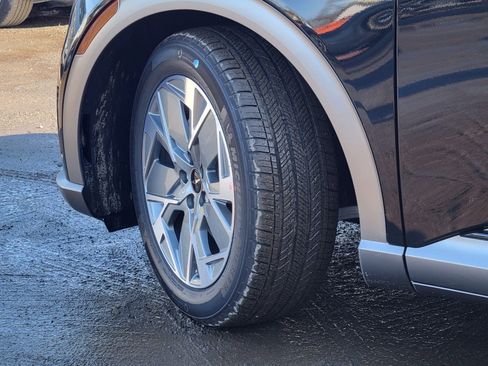 Used 2025 Genesis GV60 Advanced image 33