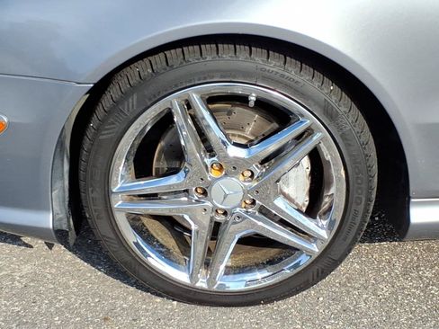 Used 2009 Mercedes-Benz CLK 350 Coupe image 4