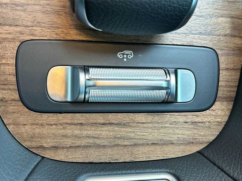 New 2026 Mercedes-Benz GLS 580 4MATIC image 34