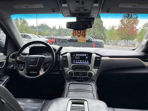 Used 2019 GMC Yukon Denali w/ Denali Ultimate Package AWD/4WD image 11