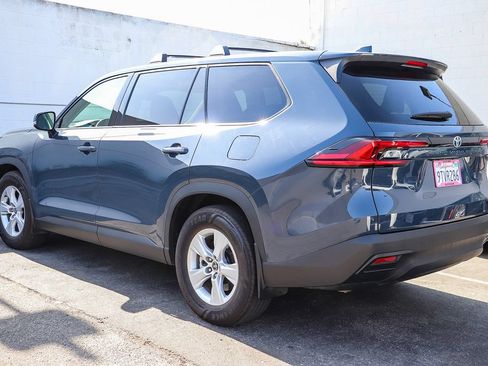 Used 2025 Toyota Grand Highlander FWD image 7