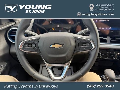 Used 2025 Chevrolet Trax LT w/ Driver Confidence Package FWD image 22