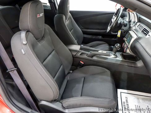 Used 2015 Chevrolet Camaro LT RWD image 27