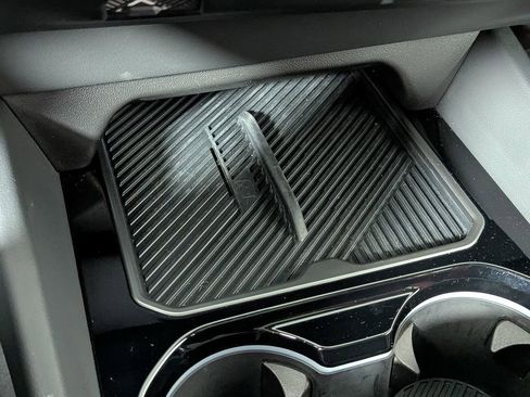 Used 2025 BMW 530i xDrive w/ Premium Package image 36