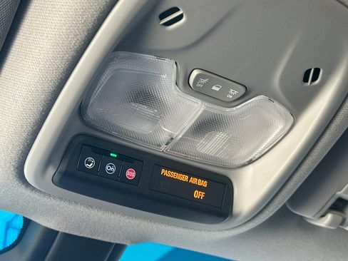 Used 2023 Chevrolet Bolt LT w/ Infotainment Package FWD image 24
