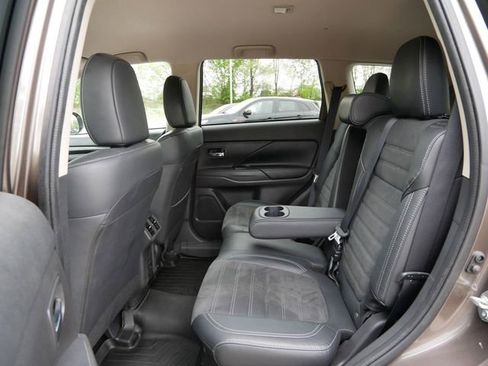 Used 2020 Mitsubishi Outlander SE AWD/4WD image 11