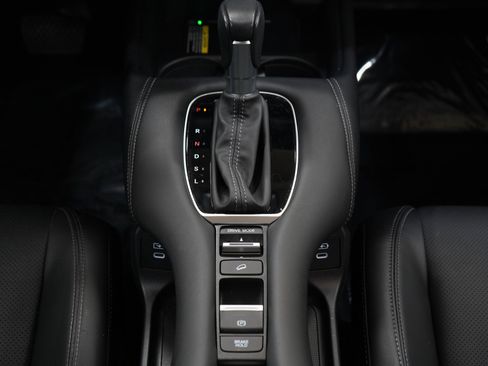 Used 2024 Honda HR-V EX-L image 17