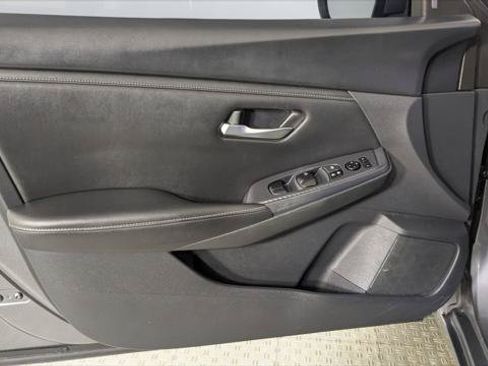 Used 2023 Nissan Sentra SV FWD image 12