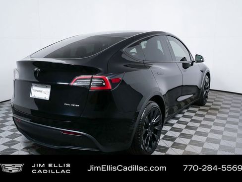Used 2022 Tesla Model Y Long Range image 36