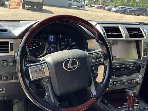 Used 2017 Lexus GX 460 Premium w/ Premium Package AWD/4WD image 9