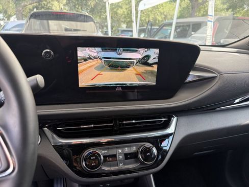 Used 2025 Buick Envista Sport Touring FWD image 24