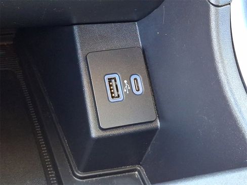 Used 2022 Ford Edge Titanium w/ Class II Trailer Tow Package image 26