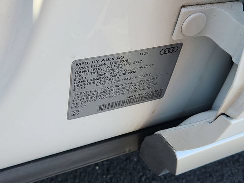 Certified 2024 Audi Q5 Premium AWD/4WD image 27