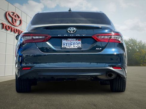Used 2021 Toyota Camry XLE FWD image 4