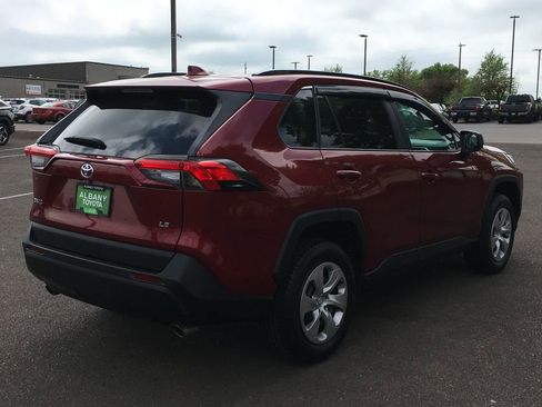 Used 2021 Toyota RAV4 LE FWD image 7