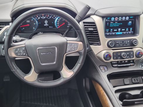 Used 2020 GMC Yukon Denali w/ Denali Ultimate Package AWD/4WD image 27