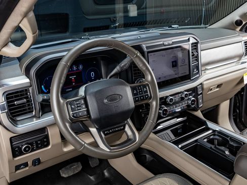 Used 2025 Ford F450 Platinum w/ Platinum Plus Package AWD/4WD image 16