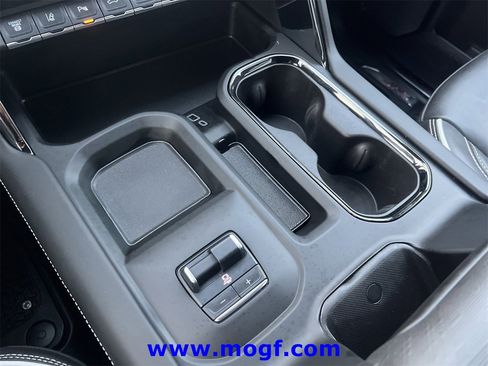 Used 2024 GMC Sierra 2500 AT4X image 9