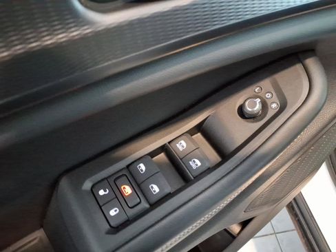 Used 2024 Jeep Grand Cherokee Altitude image 19