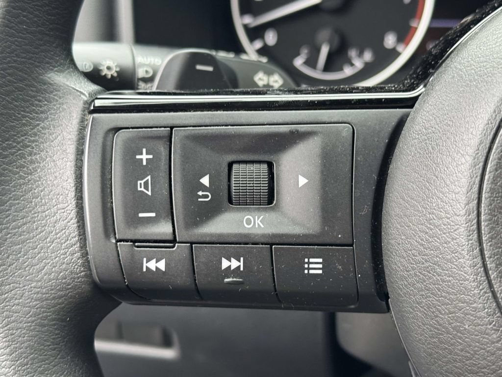 Used 2021 Nissan Rogue S FWD image 22