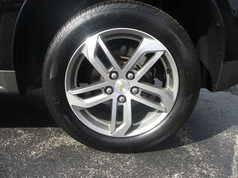 Used 2017 Chevrolet Equinox Premier w/ Enhanced Convenience Package AWD/4WD image 11