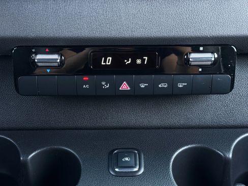 Used 2023 Mercedes-Benz Sprinter 3500 image 32