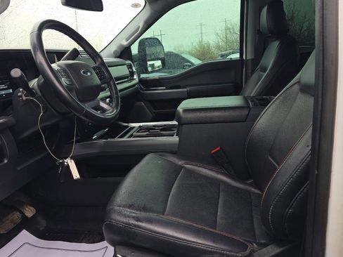 Used 2024 Ford F250 Lariat w/ FX4 Off-Road Package image 6